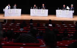 シカの食害対策などについて意見交換したパネルディスカッション