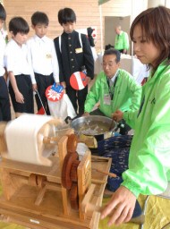 ���m�����̉��ŏ�B���J���ɂ�鎅�Ђ����������钆�삳��i�E�j
