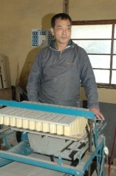 「蚕神に込められた思いをしっかり受け止め守っていきたい」と話す剣持さん