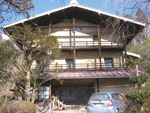 「湯本家住宅」村指定重文。幕末に開国を唱えた蘭学者、高野長英が獄舎を逃れて隠れ住んだ部屋がある。