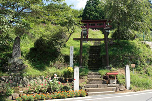 古い養蚕農家が残る赤岩地区