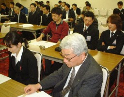 大相撲巡業を含む日程を承認した全体会議
