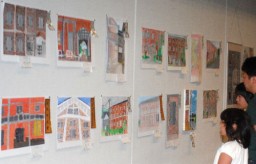 力作が並ぶ赤れんが写生大会作品展