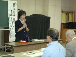 幕末の境島村地区について語る関口さん