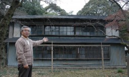 彦部さんと大正7年ごろには37人の従業員が寝泊まりしていた寄宿舎