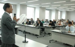 研修会に参加した富岡製糸場世界遺産伝道師協会の会員