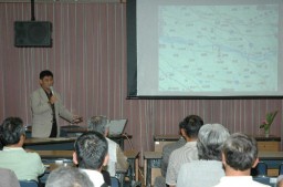 講演する佐滝さん