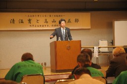 講演する松浦さん