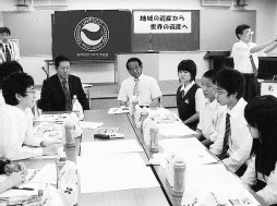 グループ討論を行う参加者
