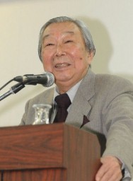 ユーモアたっぷりのトークで来場者を楽しませた小沢昭一さん