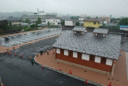 桑くれを行う子供たち