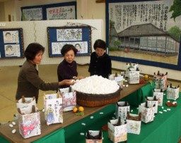 観光面で期待される産業遺産=2007年1月、旧官営富岡製糸場