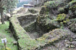 下仁田町の荒船風穴跡