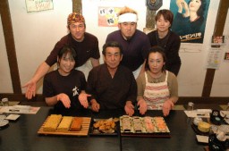 大塚水産が商品化したシルクパウダー入りの海鮮押し寿司など