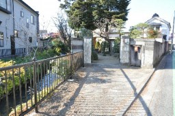 世界遺産や富岡製糸場をテーマに講演する近藤さん